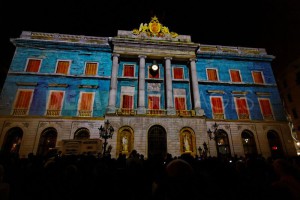 1348450296-spectacular-3d-mapping-on-barcelonas-city-hall-during-merce-2012_1473441